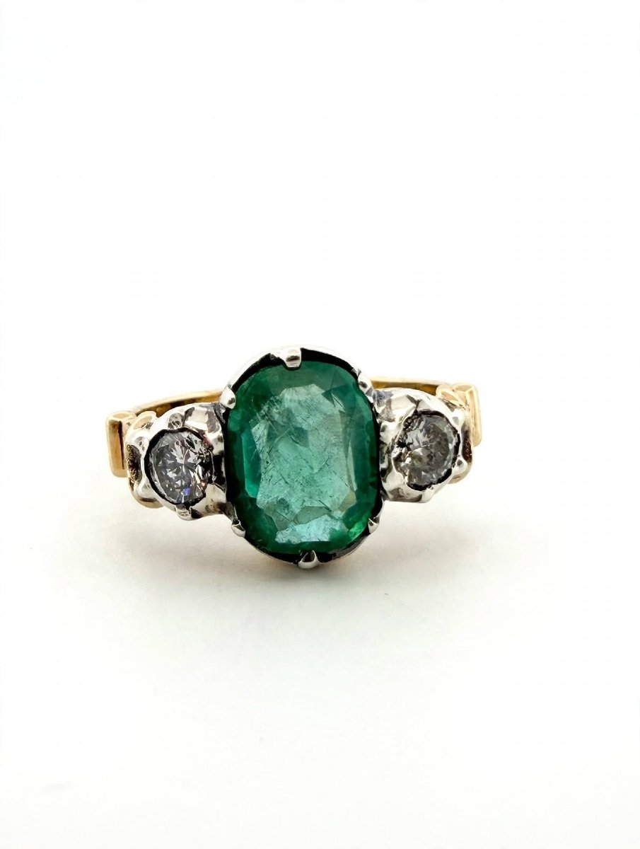 Bague Vintage en or jaune 18kt avec émeraude centrale et diamants à contour-photo-2