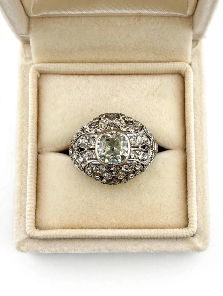 18k White Gold Vintage Ring With Antique-cut Diamonds, 2.10 Ct
