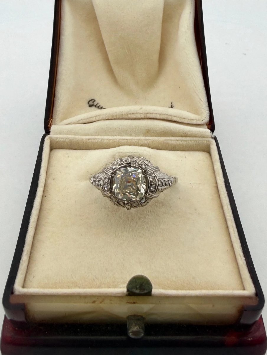 Art Deco Platinum Ring With Diamonds