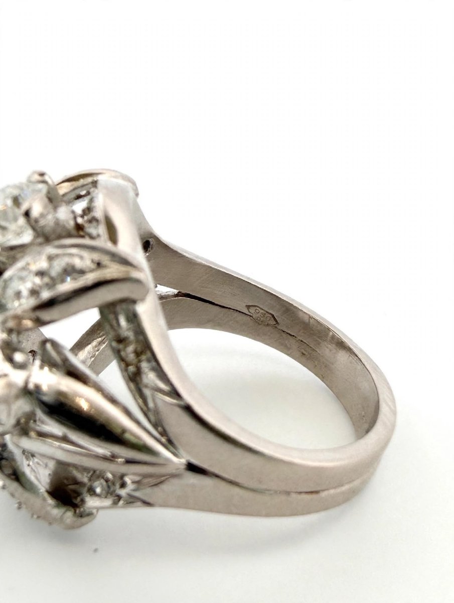Platinum Ring With A Central Colombian Emerald And Diamonds Setting It-photo-3