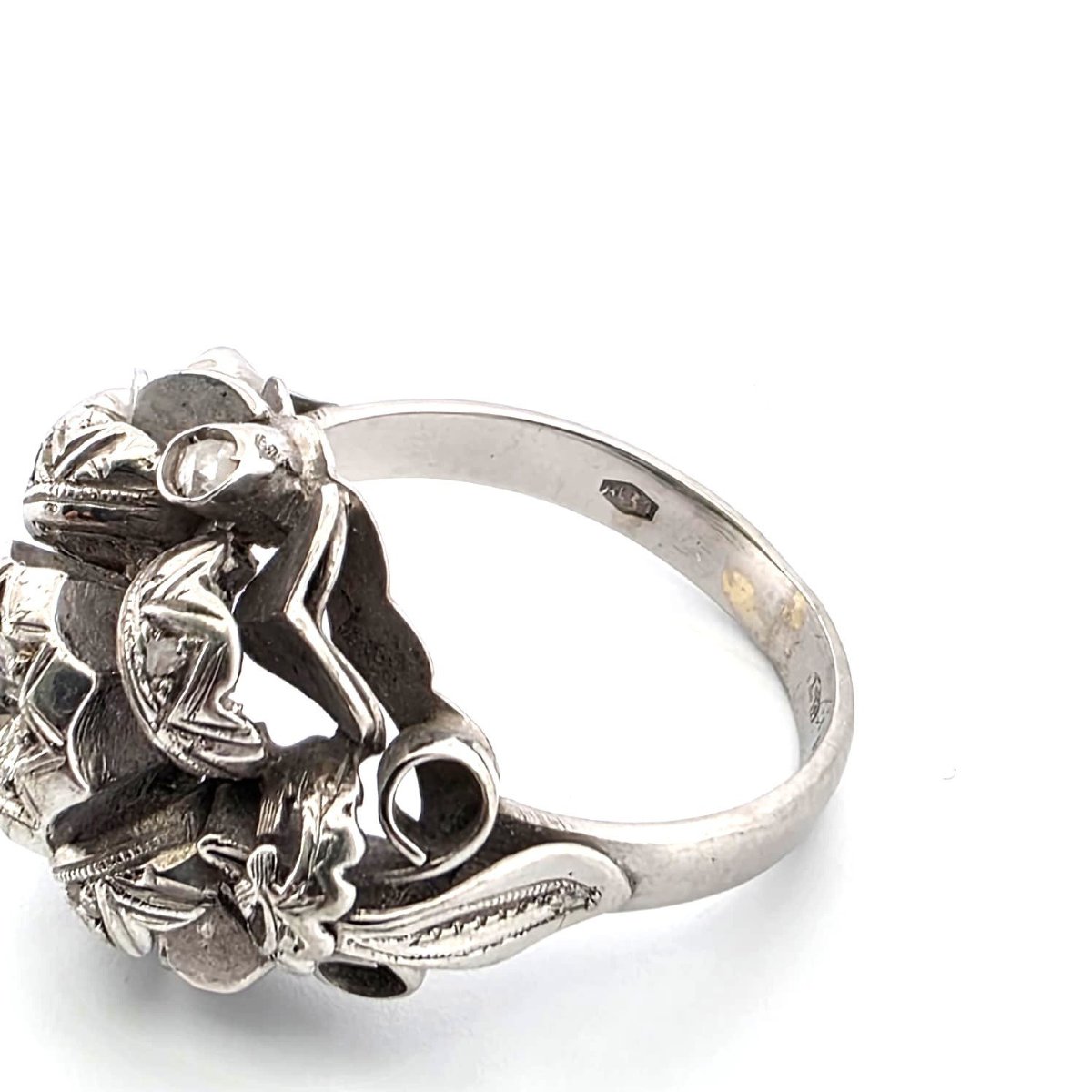 Bague en or blanc 18 carats avec diamants-photo-1