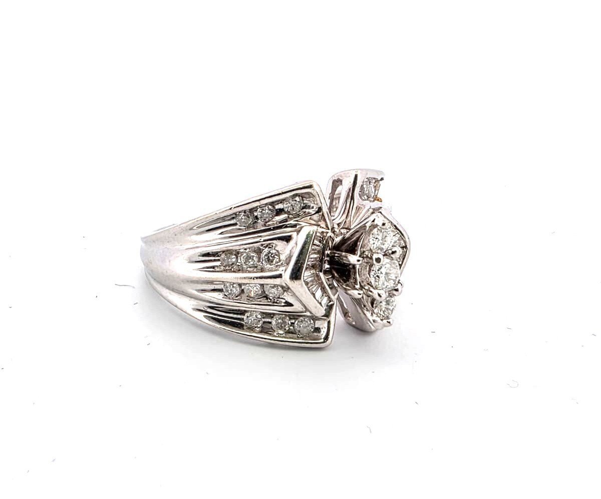 18-karat White Gold Ring With Diamonds-photo-3
