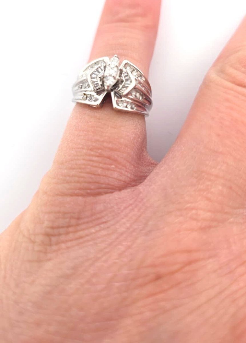 18-karat White Gold Ring With Diamonds-photo-6