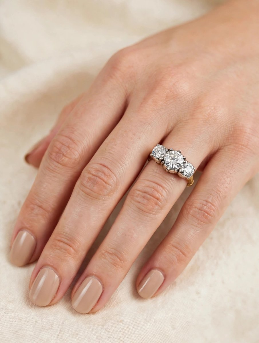 Victorian-style Trilogy Ring In 18k Yellow Gold With Diamonds-photo-6