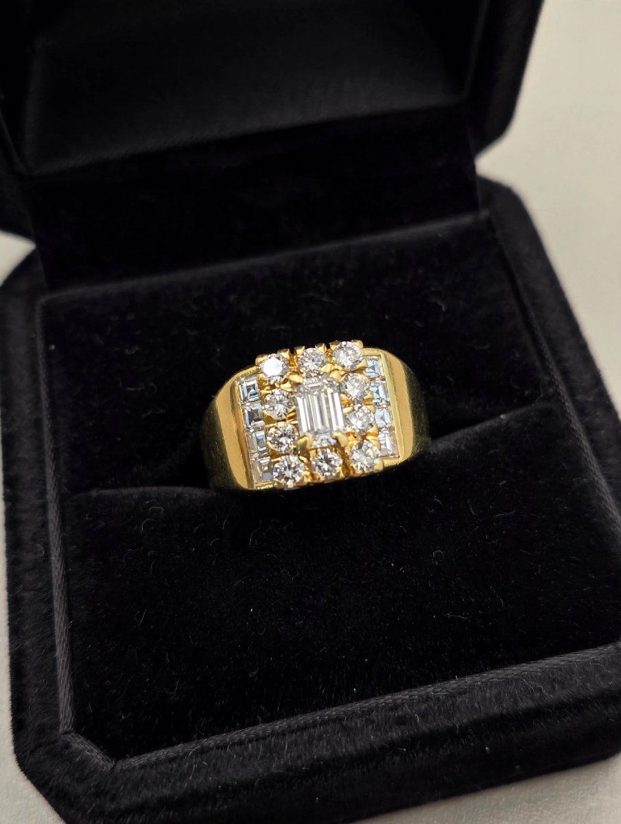 18k Yellow Gold Band Ring With Diamonds