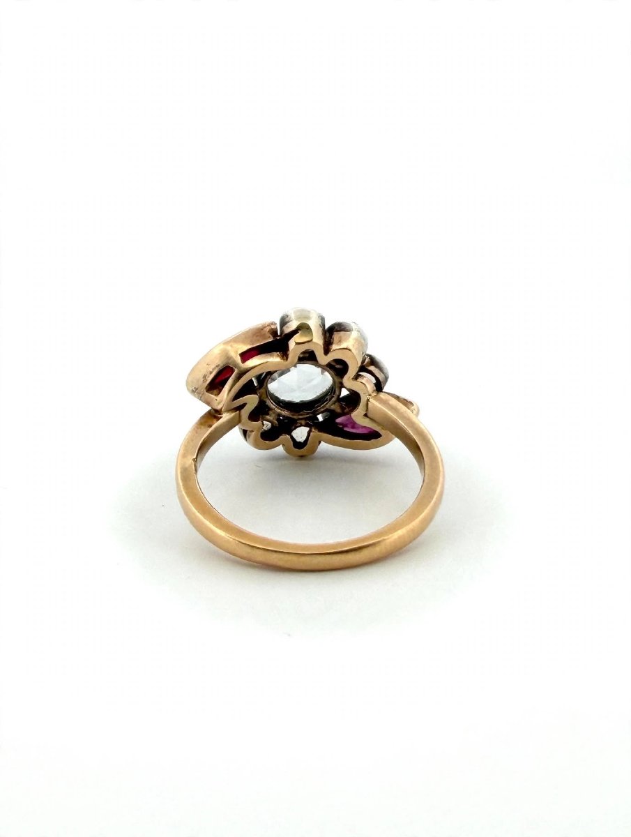 Antique 18k Gold Cluster Ring With A Central Diamond And Navette-cut Rubies-photo-2