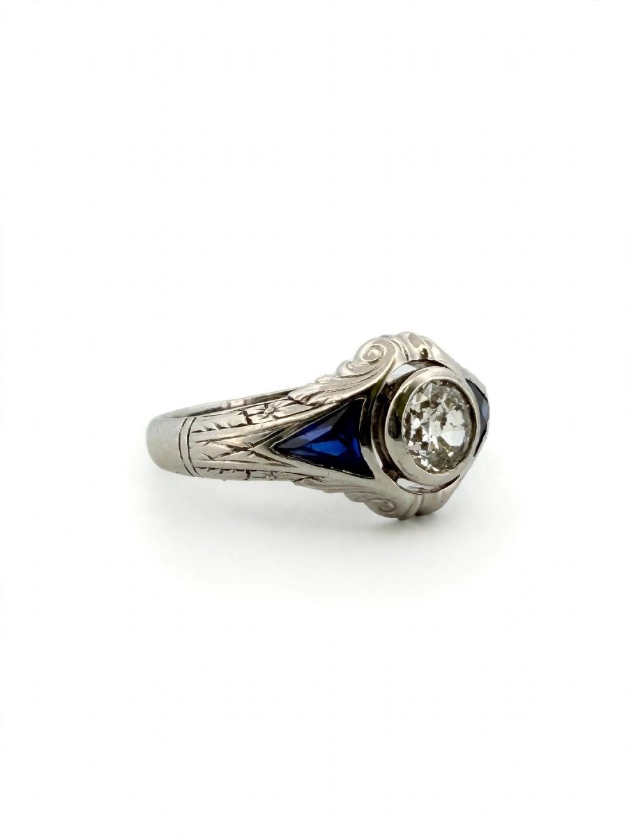 18k White Gold Art Deco Ring With An Old European Cut Diamond And Sapphires-photo-4