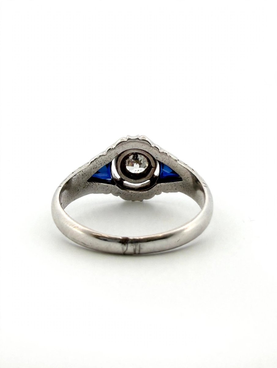 18k White Gold Art Deco Ring With An Old European Cut Diamond And Sapphires-photo-2