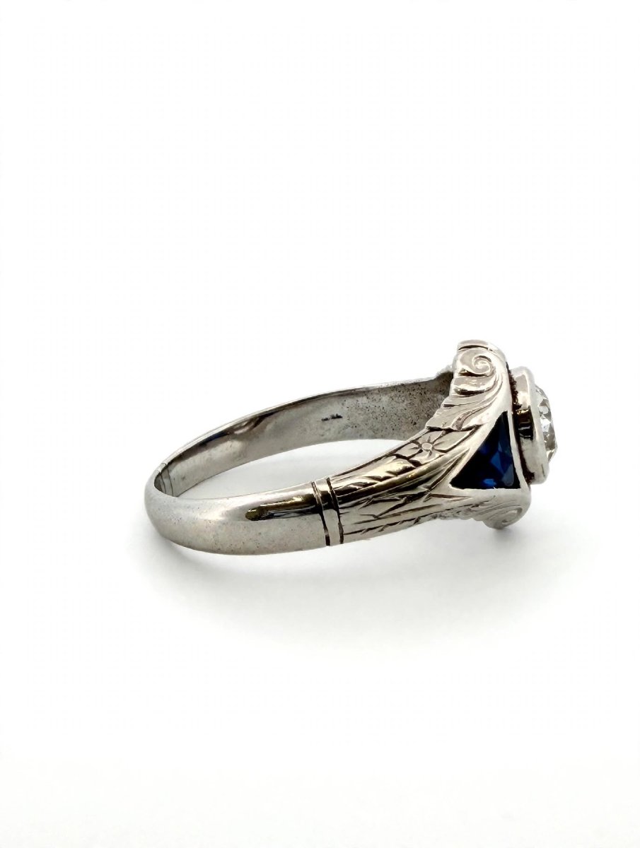 18k White Gold Art Deco Ring With An Old European Cut Diamond And Sapphires-photo-3