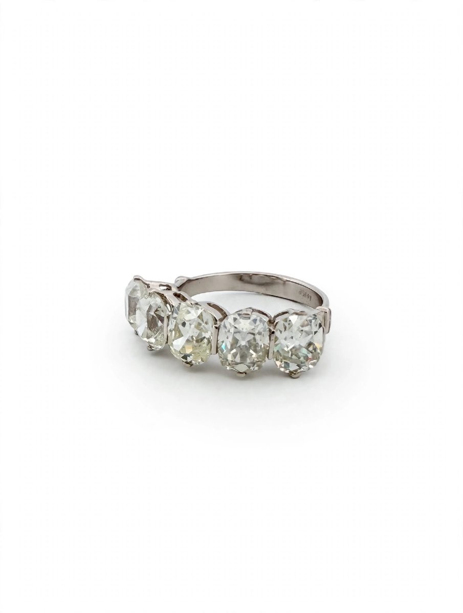Veretta Ring In 18k White Gold With 5 Antique Cushion-cut Diamonds-photo-2