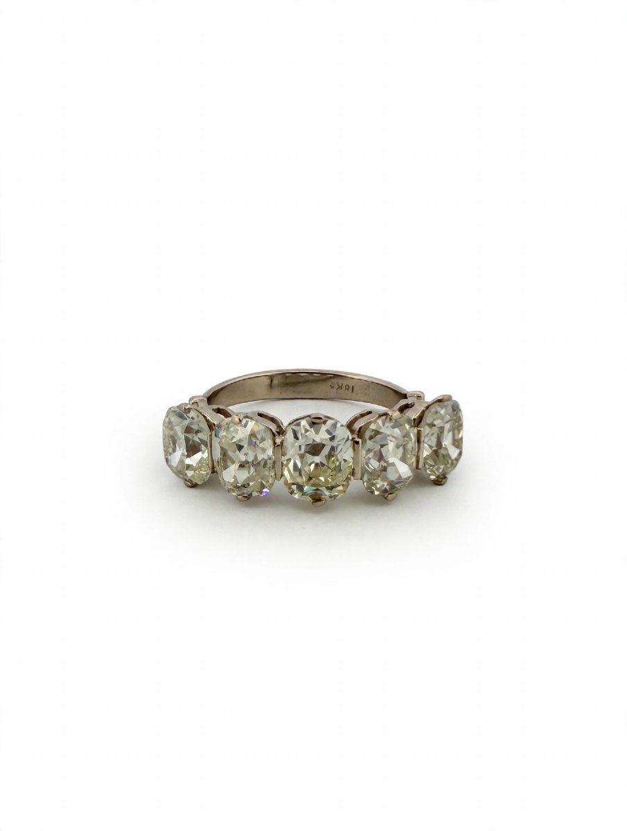Veretta Ring In 18k White Gold With 5 Antique Cushion-cut Diamonds-photo-4