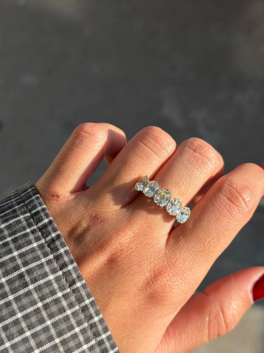 Veretta Ring In 18k White Gold With 5 Antique Cushion-cut Diamonds-photo-6