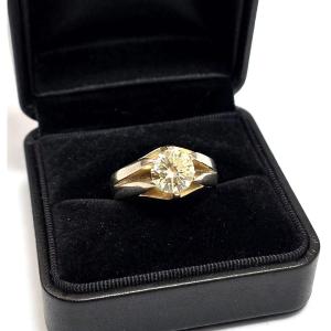 18k White Gold Ring With Diamonds