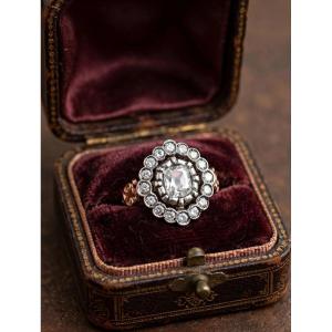 Bague Rosette Antique Victorien avec Diamant Old Cushion central et avec contour de Diamants Ol
