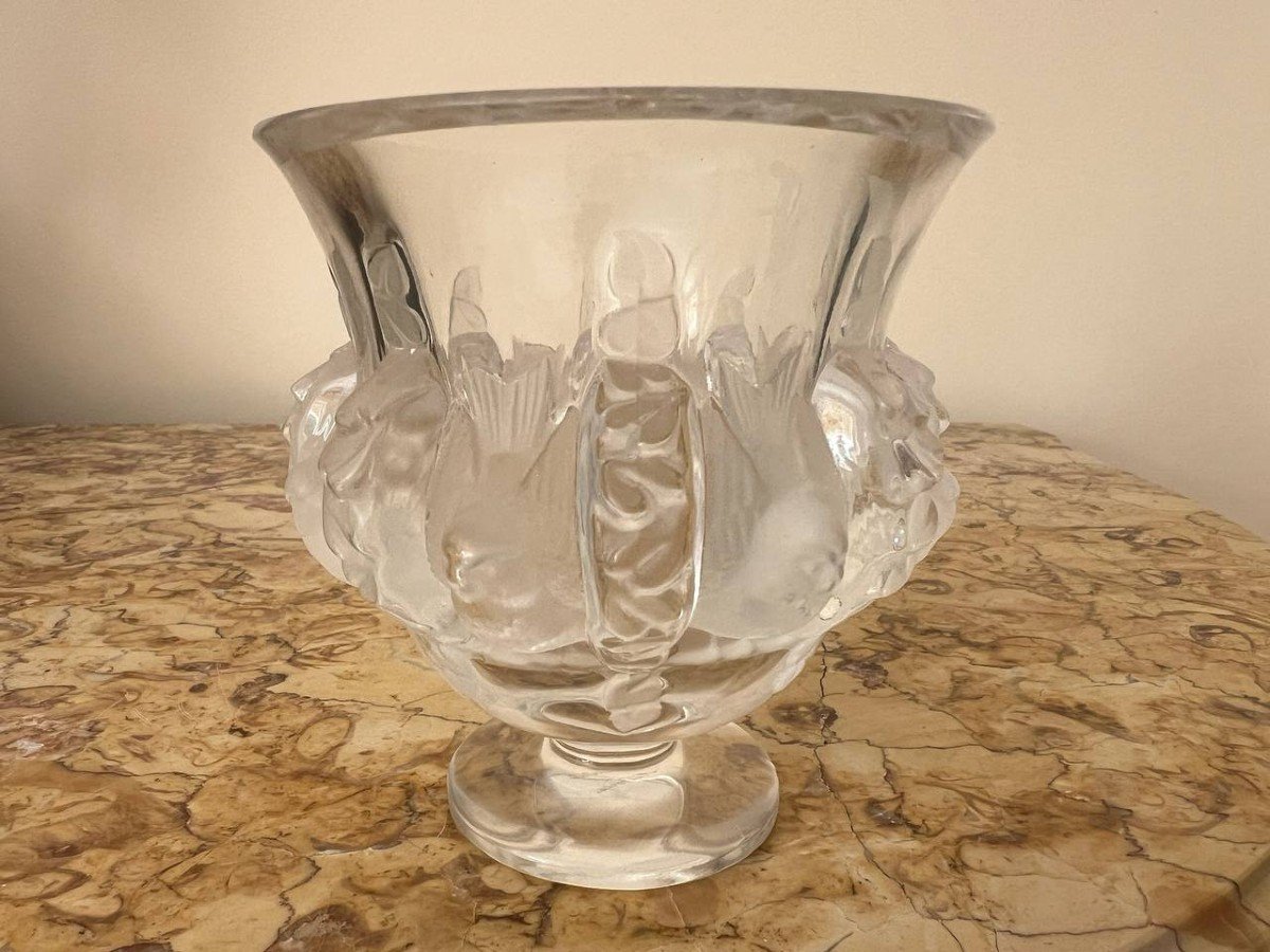 Lalique France. Vase Dampierre En Cristal