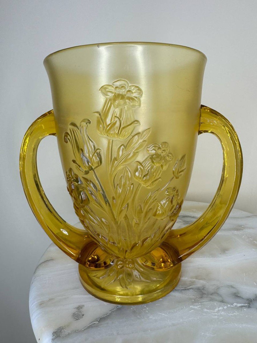 Verlys, Very Pretty Vase In Gold Pressed Molded Glass, Model "les Campanules"