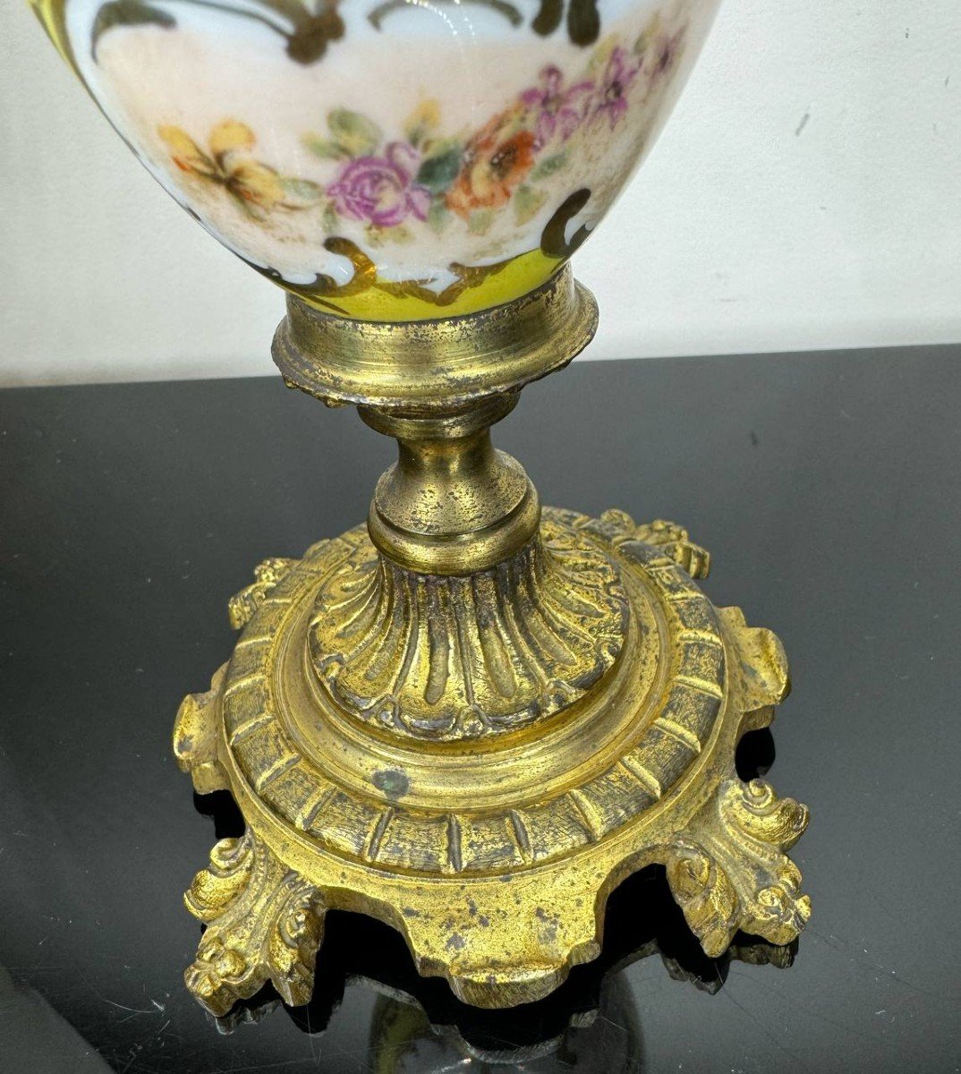 Paire De Vases Oblongues En Porcelaine à Décor De Grâces, Monture En Bronze-photo-5