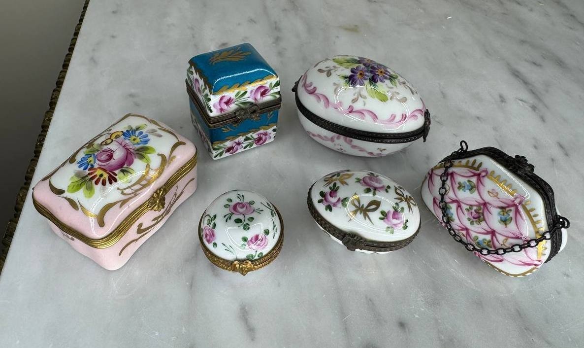 Boites à Pilules Décor Fleurs Peintes à La Main Porcelaine France