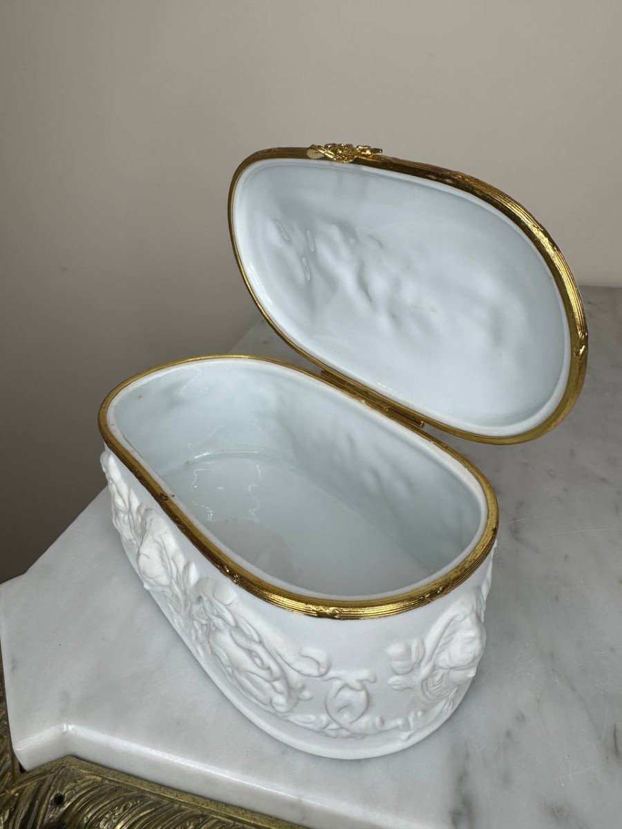 Biscuit Box "romantic Scene" Coquet Limoges-photo-3