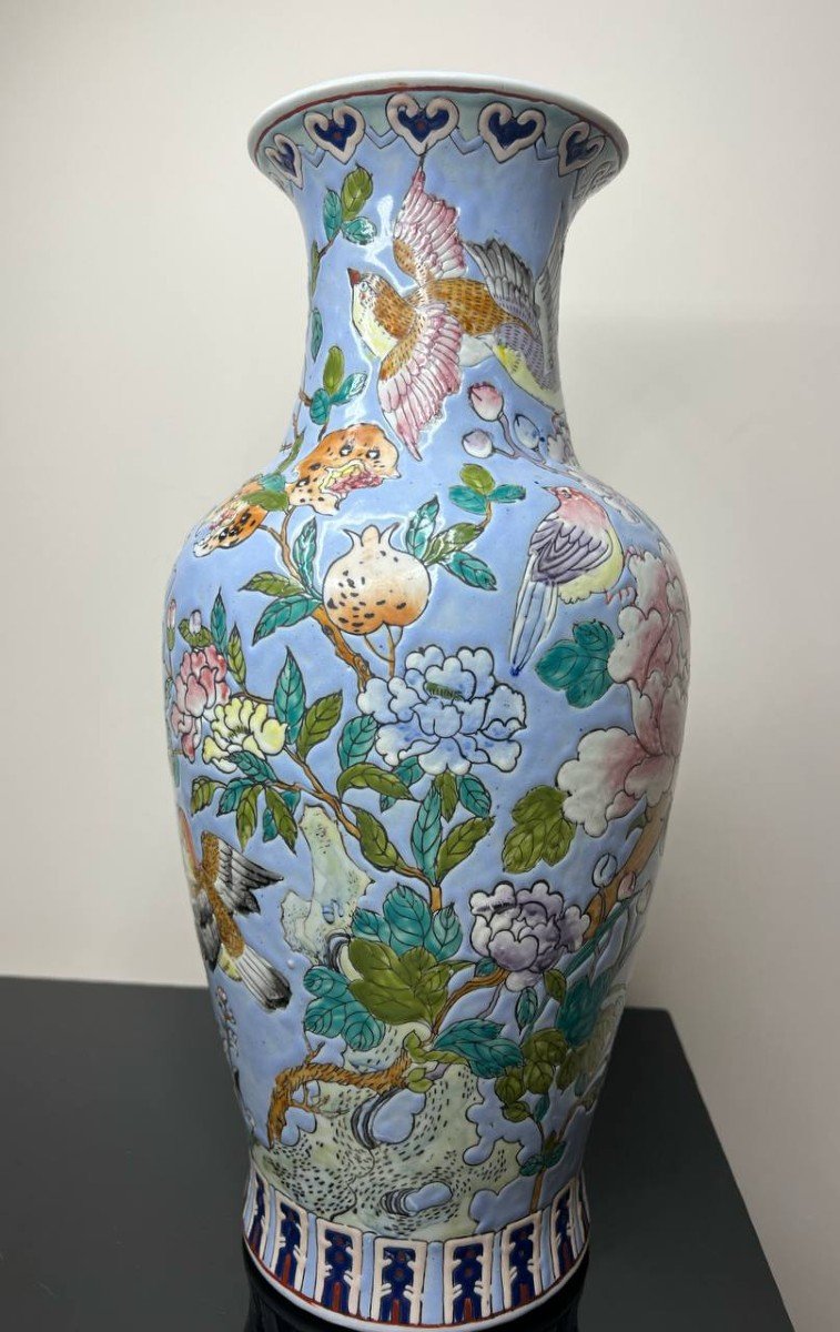 Porcelain Vase With Polychrome Decoration Of Butterflies, Birds And Flowering Branches, China, 20th Century-photo-3