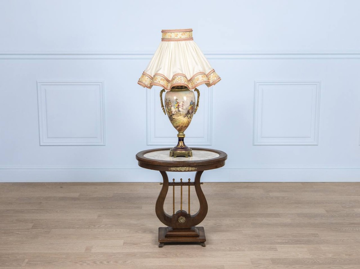 Lampe  En Porcelaine XIXè Décor Militaire dans le goût de Sevres