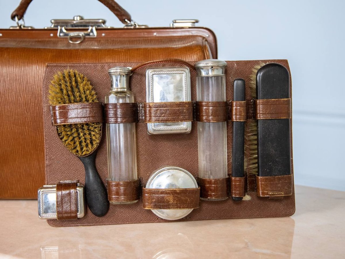 Sac de voyage en cuir ou VALISE DE TOILETTE , mallette ou Sacoche de voyage.-photo-4