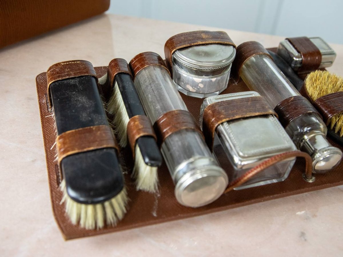 Sac de voyage en cuir ou VALISE DE TOILETTE , mallette ou Sacoche de voyage.-photo-1