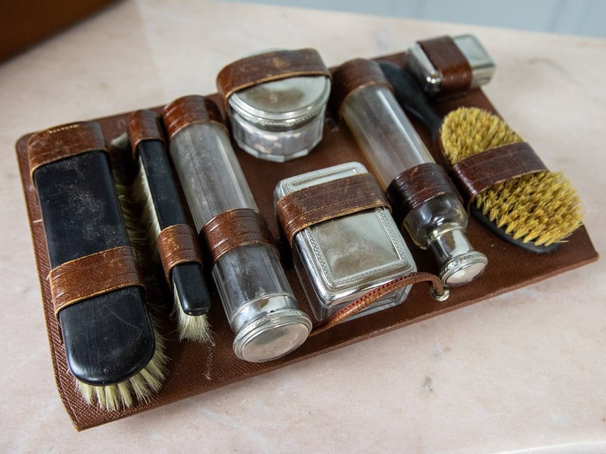 Sac de voyage en cuir ou VALISE DE TOILETTE , mallette ou Sacoche de voyage.-photo-3