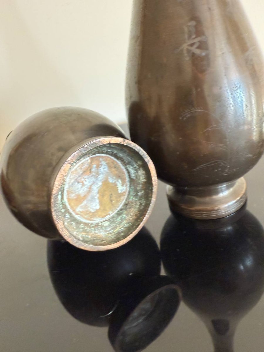 Pair Of Pear-shaped Bronze Vases With Soft Metal Inlay Vietnam / Indochina-photo-1