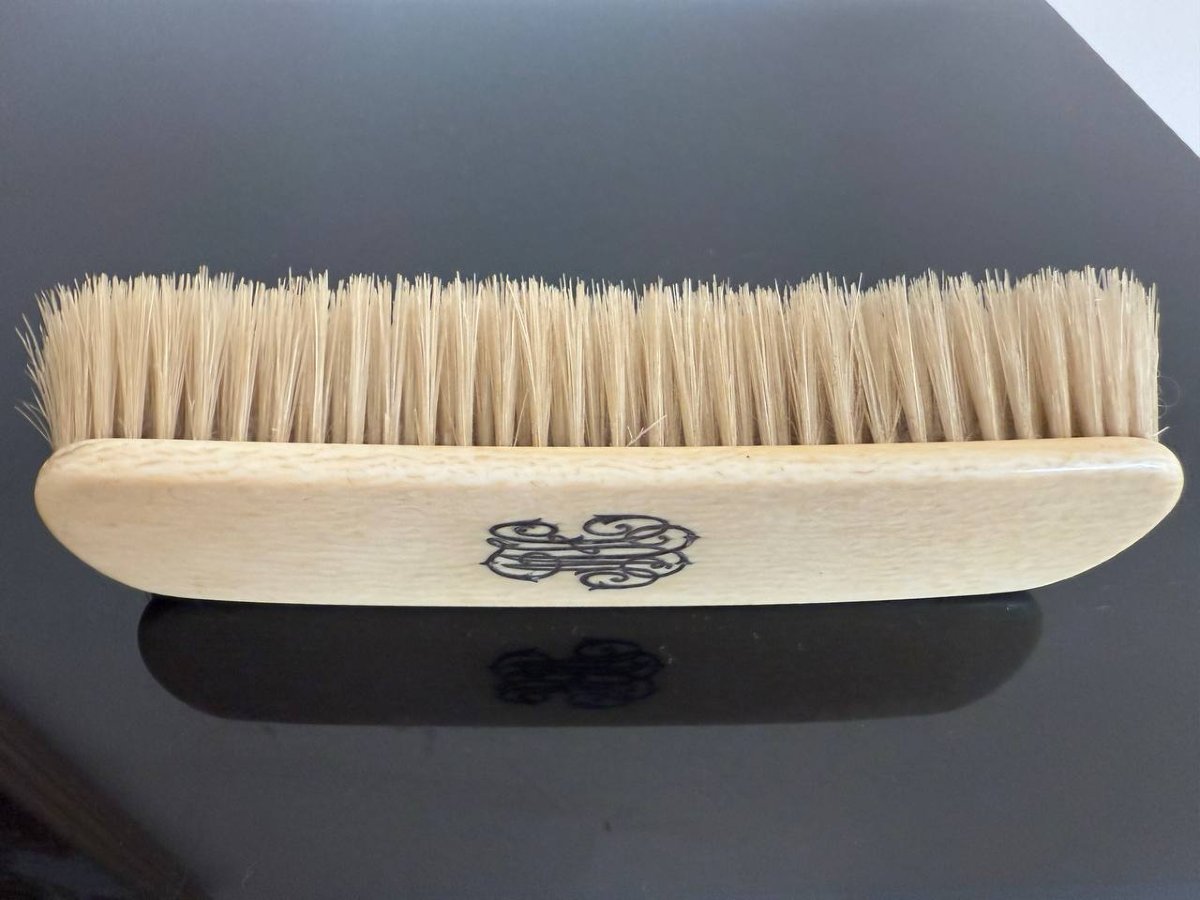 Ivory Brush With A Silver Monogram-photo-3