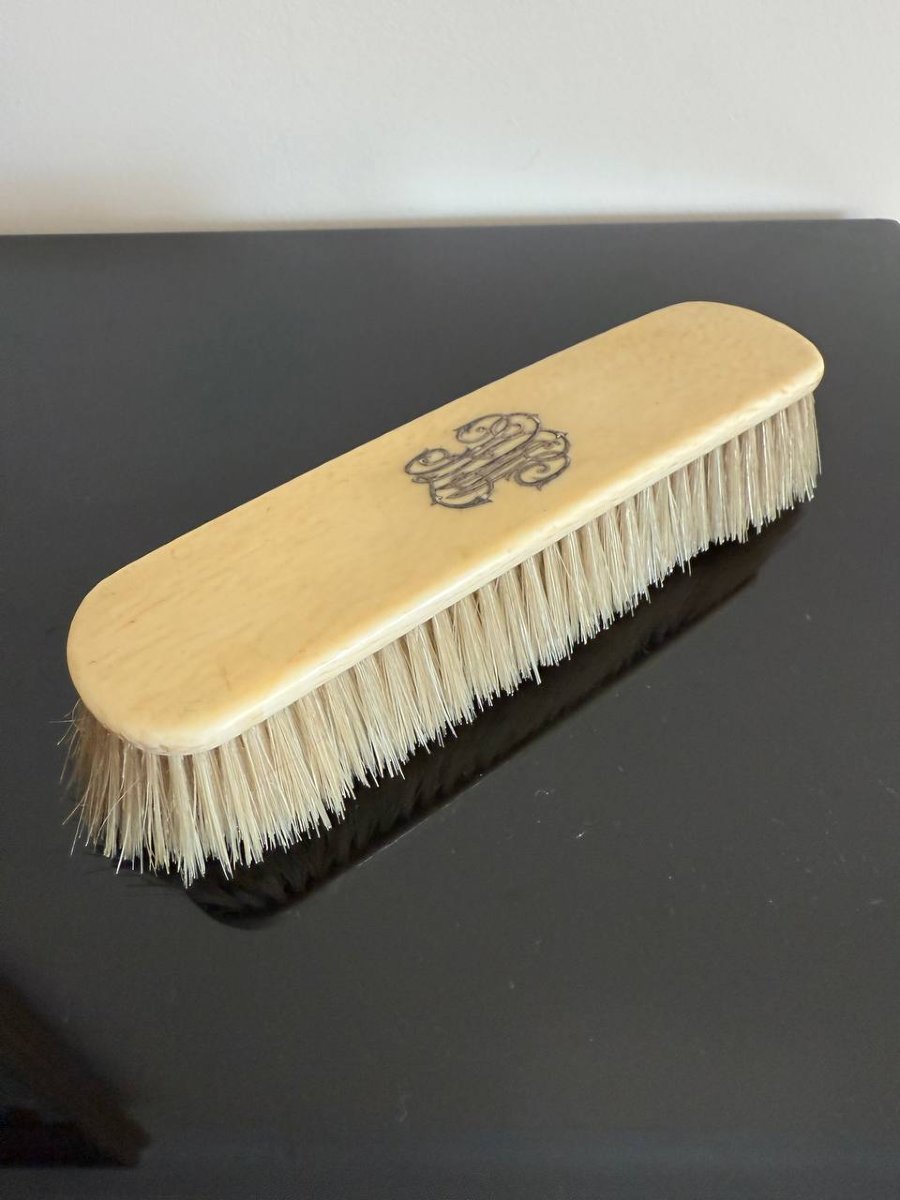 Ivory Brush With A Silver Monogram-photo-4