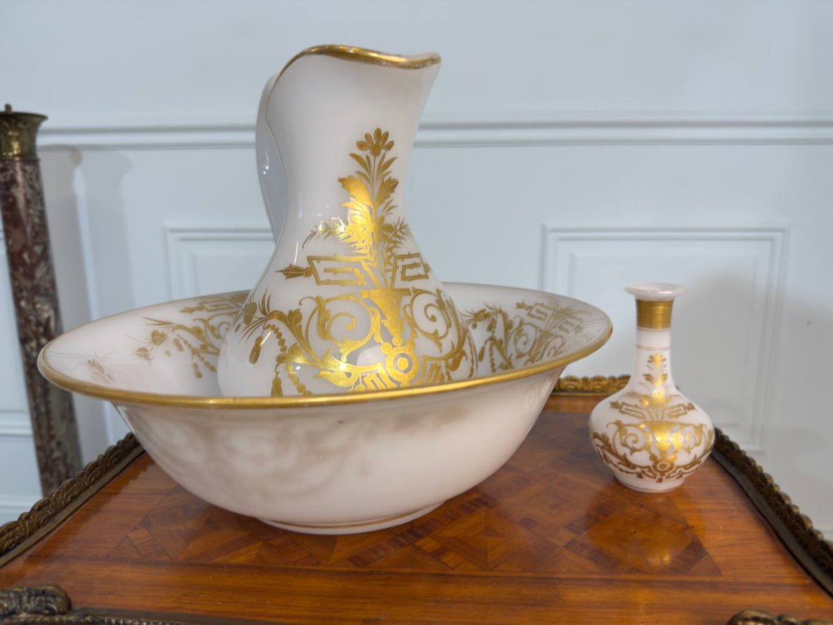 Service de Toilette d'Epoque Napoléon III en Opaline-photo-3