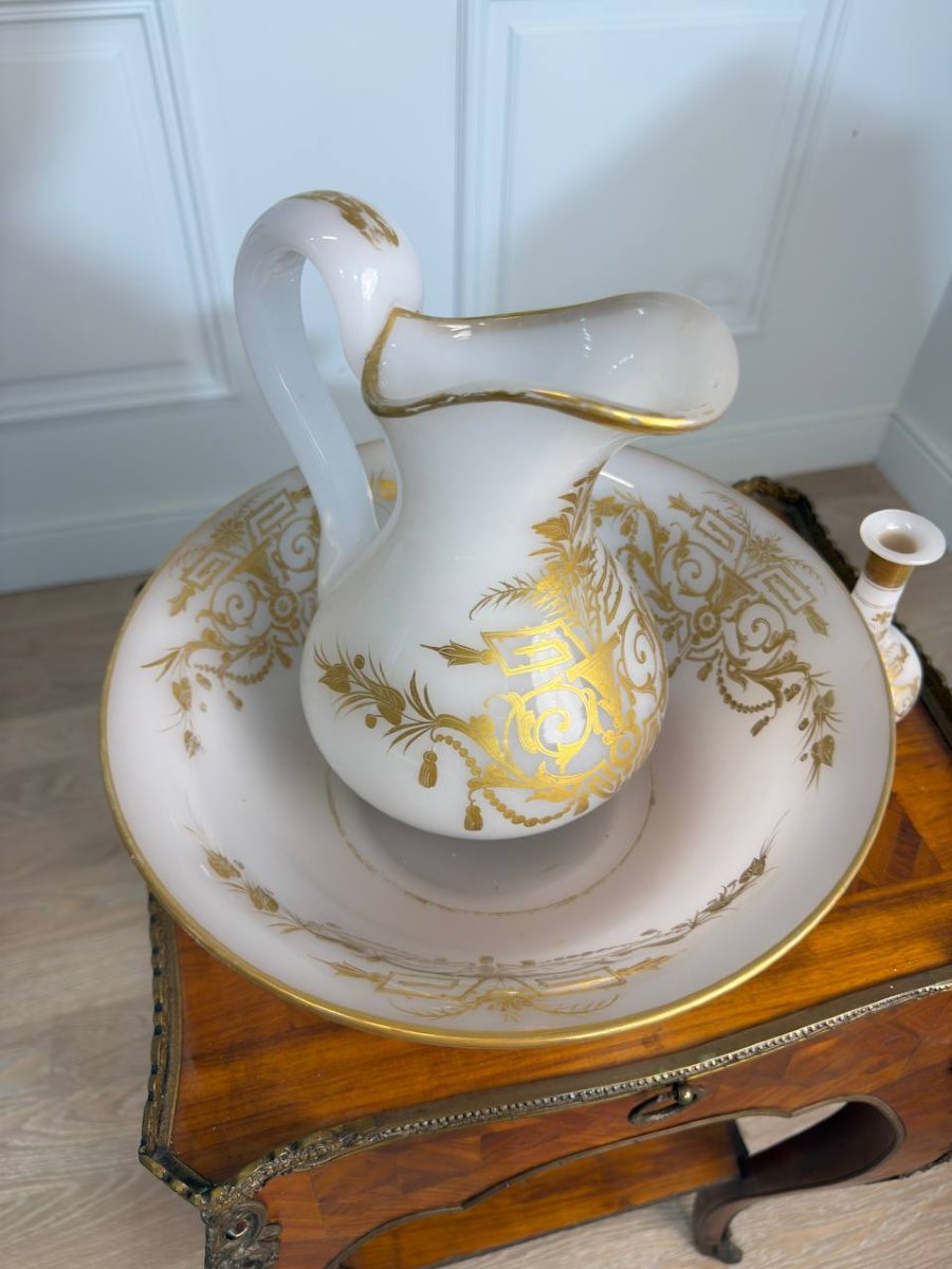 Service de Toilette d'Epoque Napoléon III en Opaline-photo-2