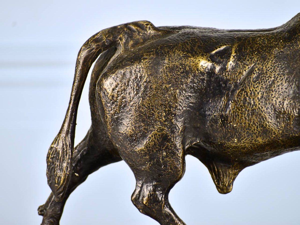 Christian Maas, Walking Bull. Patinated Bronze.-photo-4
