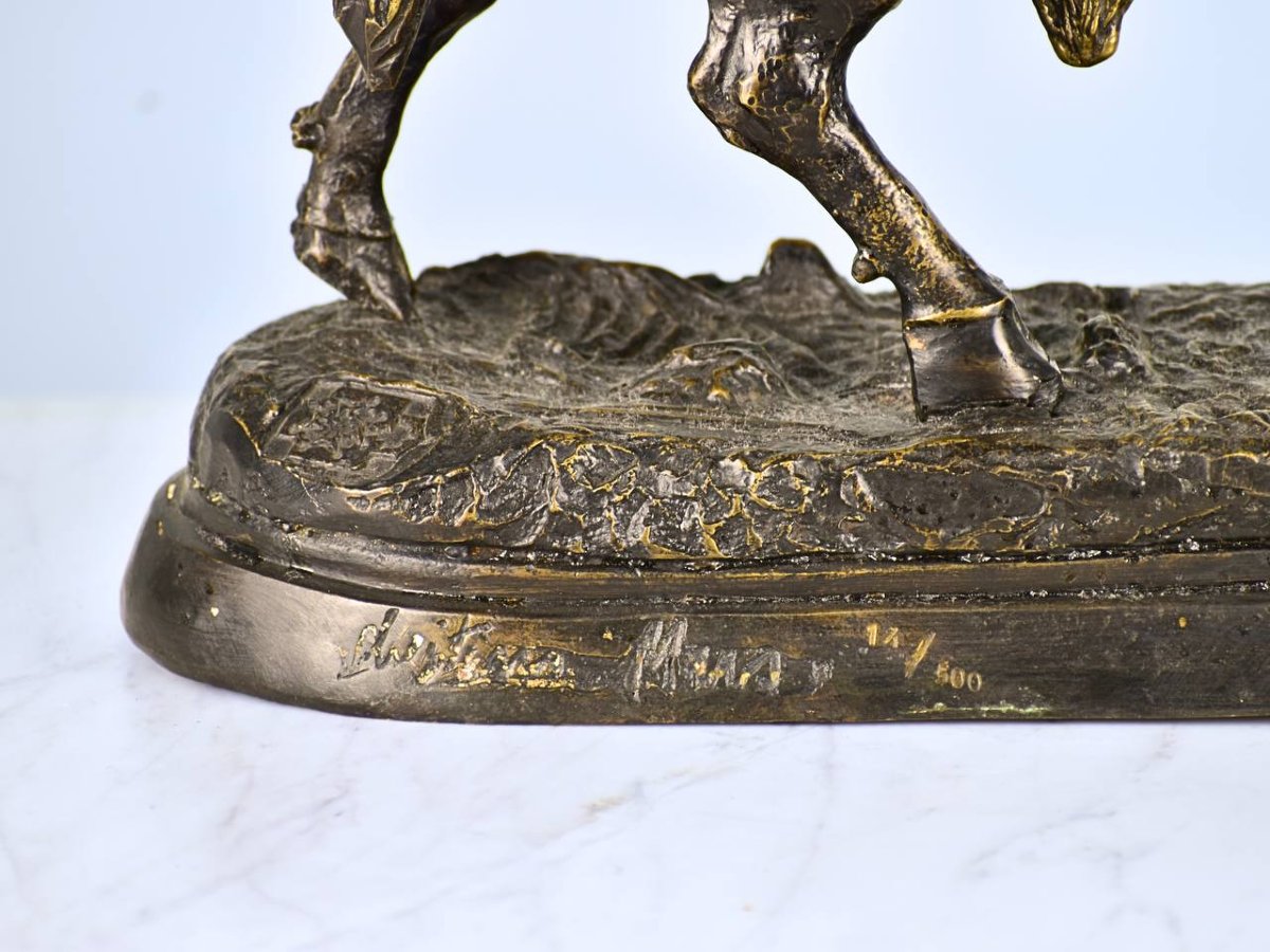 Christian Maas, Walking Bull. Patinated Bronze.-photo-1