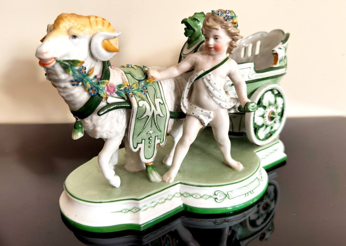 KPM BERLIN PORCELAINE ALLÉGORIE CHÉRUBIN - BÉLIER