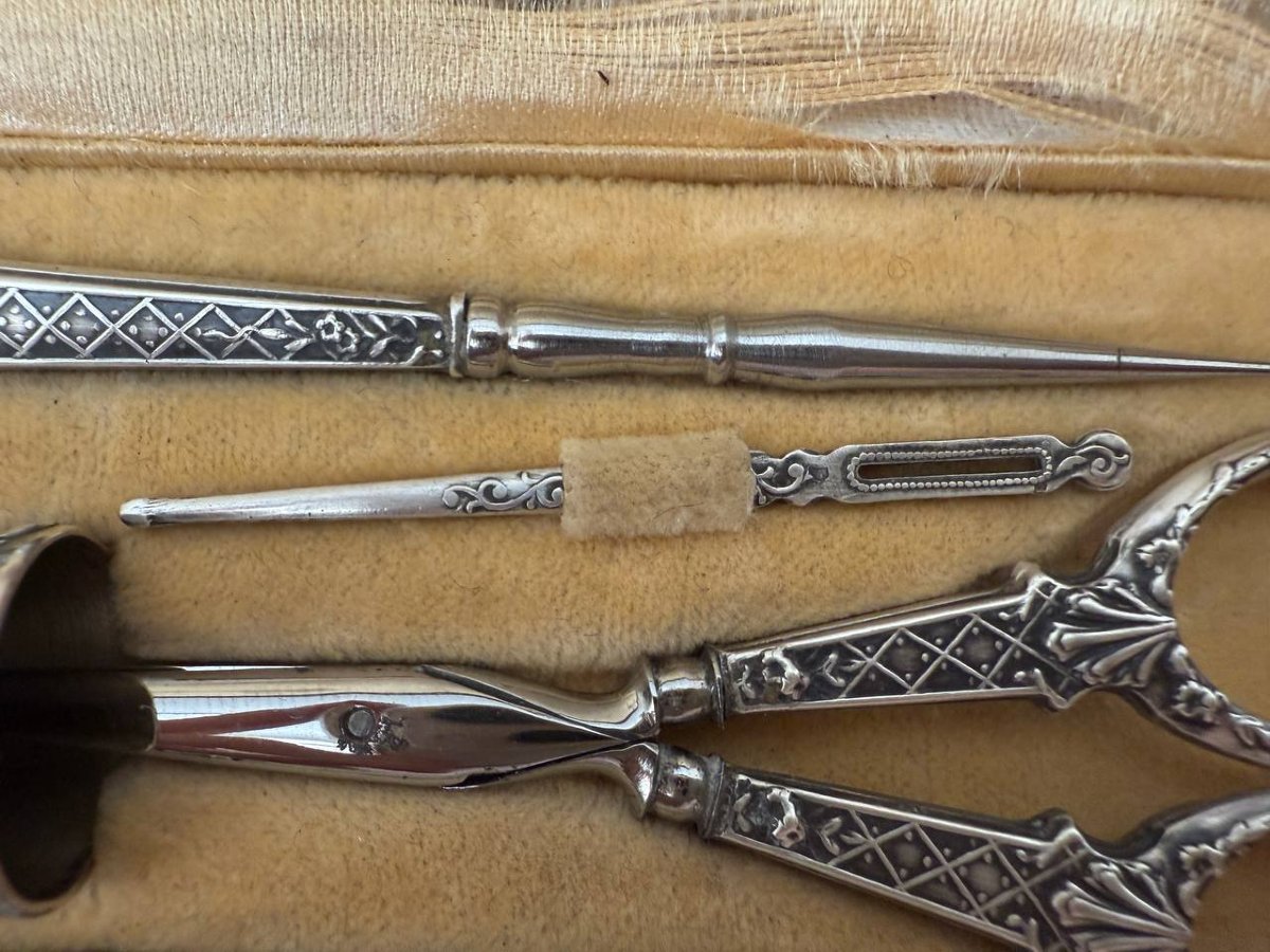 Antique Silver Sewing Kit-photo-2