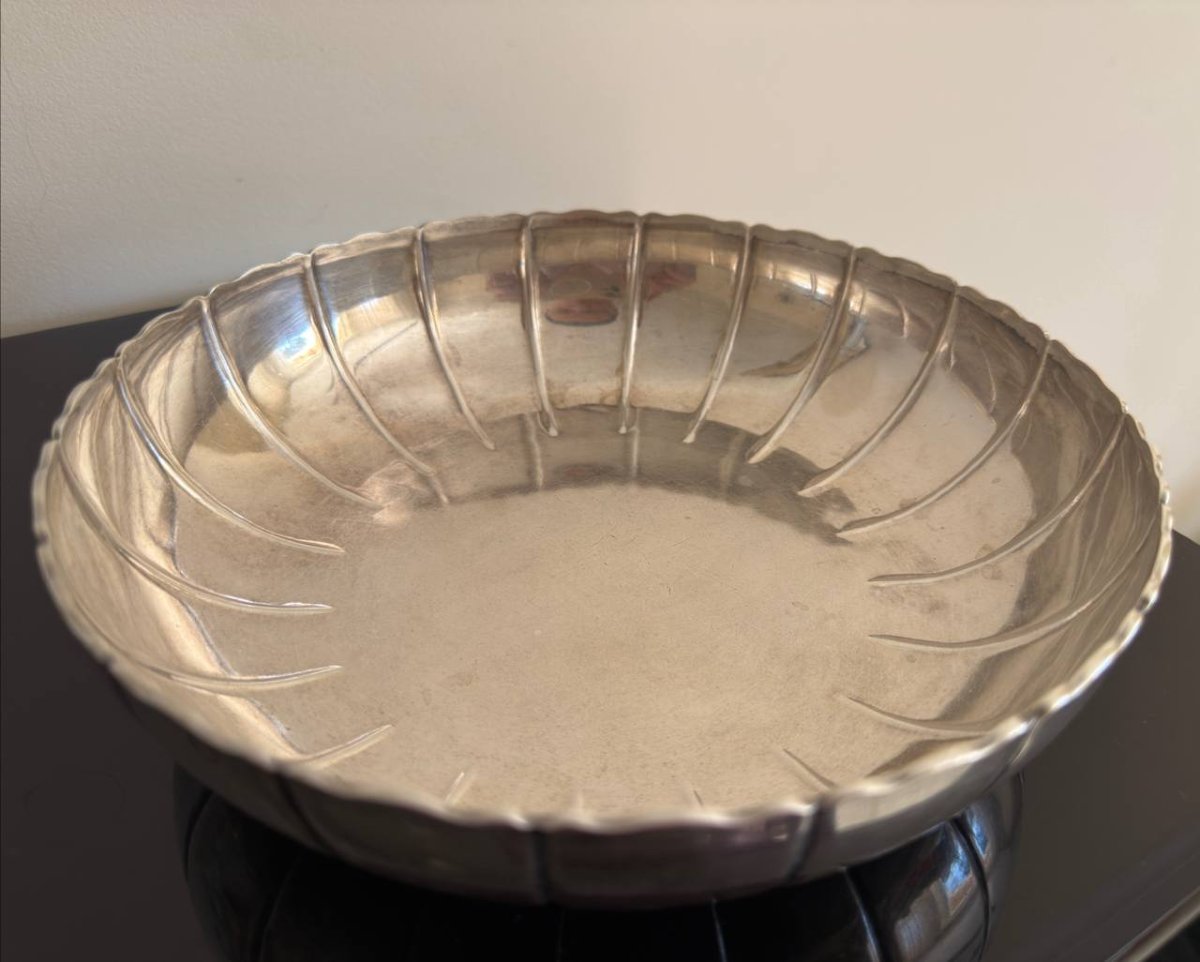 Un plat rond , une coupe , un Vide-poche, un bol , une coupe cannelée en argent massif-photo-1