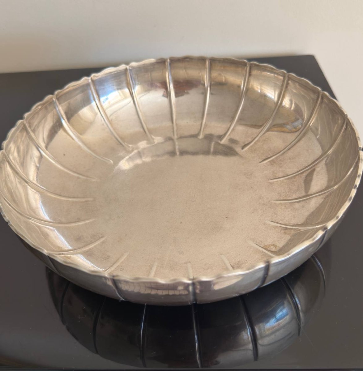 Un plat rond , une coupe , un Vide-poche, un bol , une coupe cannelée en argent massif-photo-3
