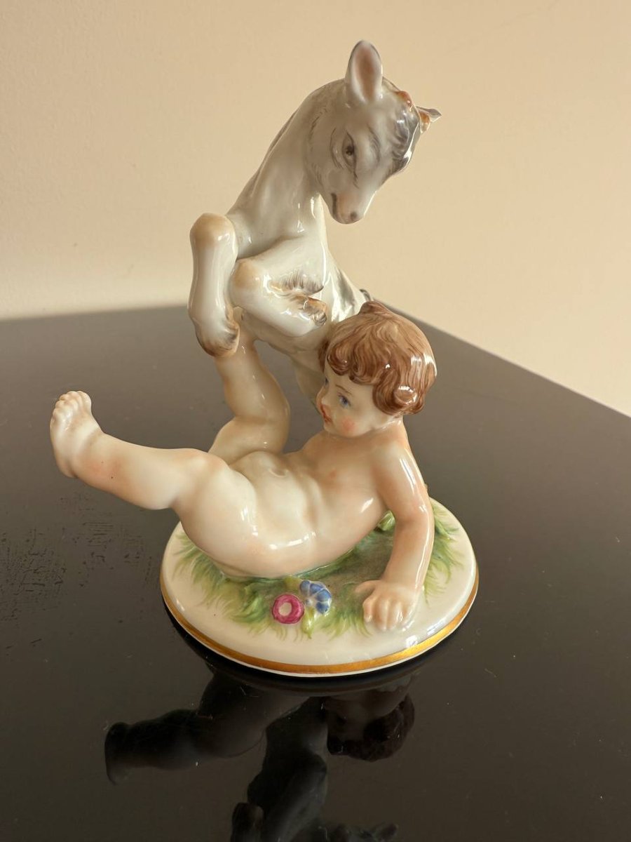 Putto avec un chevreau, Manufacture de porcelaine de Vienne Augarten.-photo-2