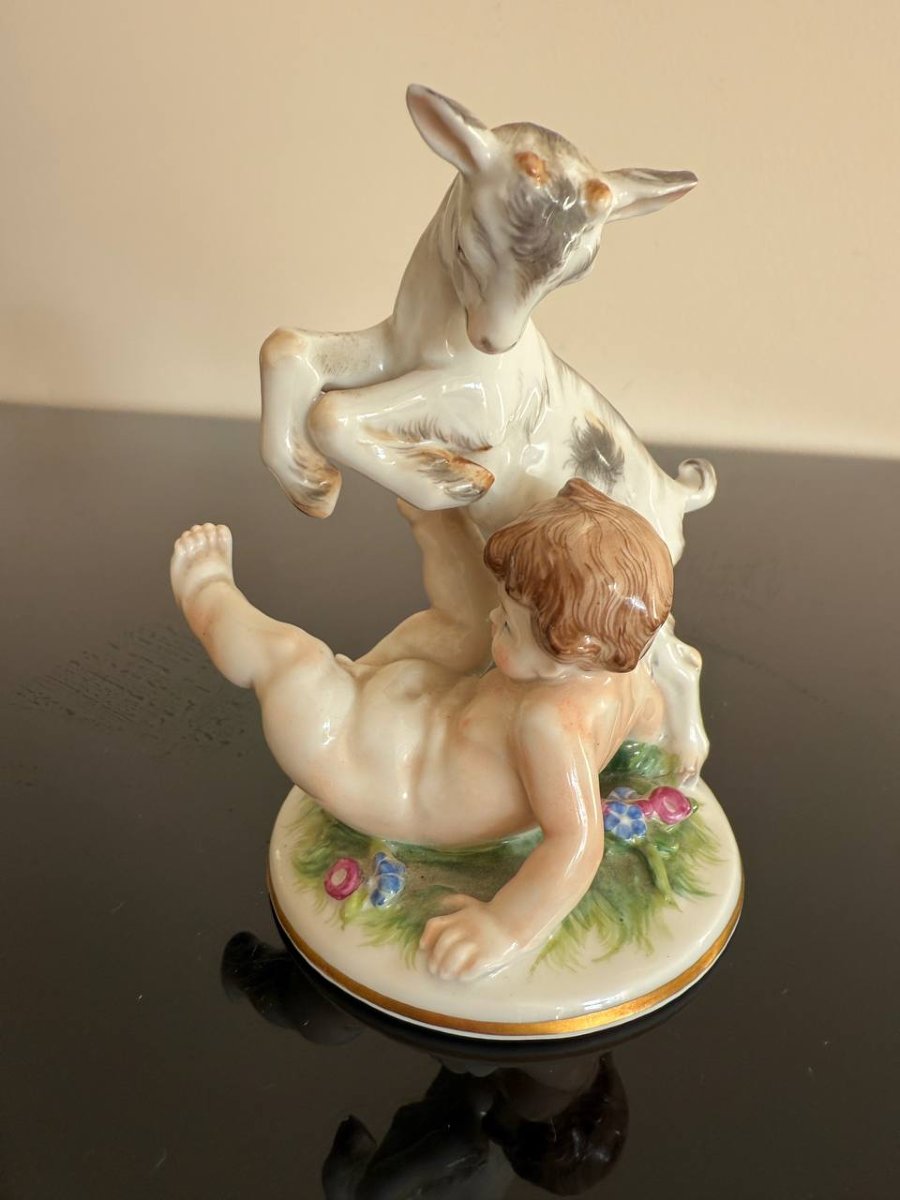 Putto avec un chevreau, Manufacture de porcelaine de Vienne Augarten.-photo-3