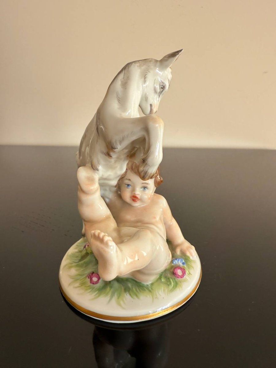 Putto avec un chevreau, Manufacture de porcelaine de Vienne Augarten.-photo-3