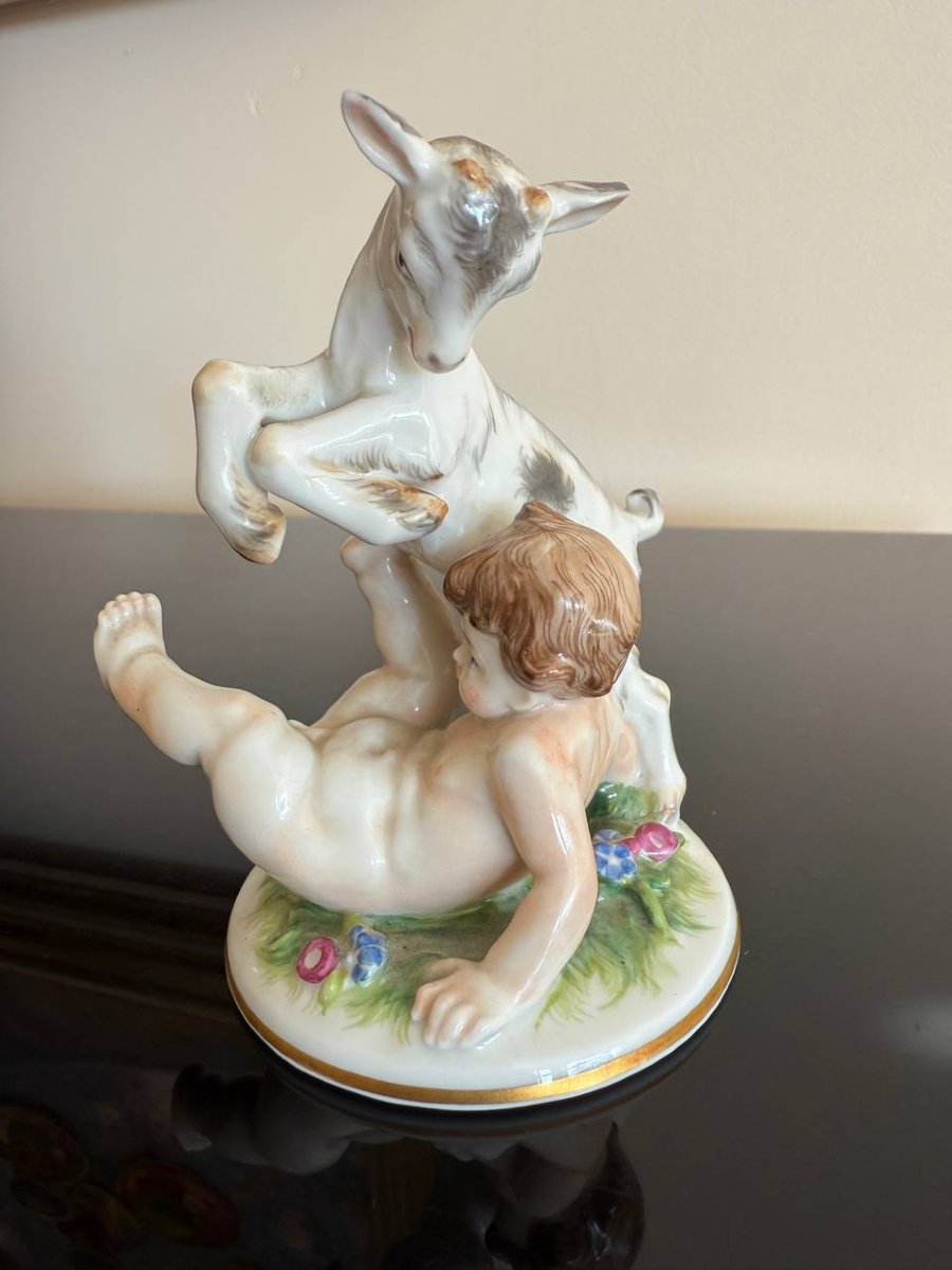 Augarten Autriche , Figurine Chèvre et Chérubin , Vienne-photo-1