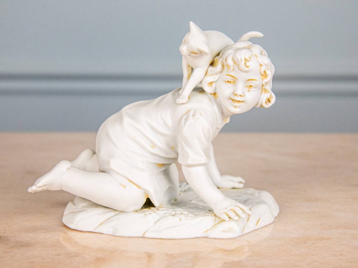 Little Girl Playing With Cat, Brand, Muller Volkstedt 