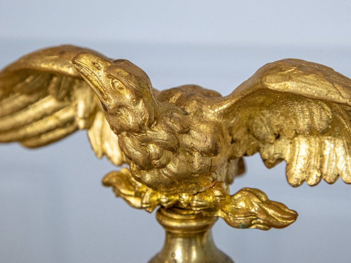 ENCRIER EN MARBRE ET BRONZE À DÉCOR D’AIGLE AUX AILES DÉPLOYÉES.-photo-4