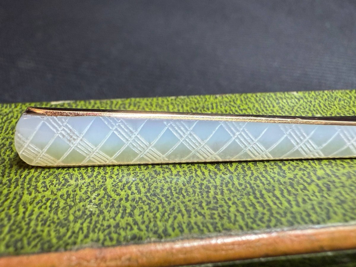 Gold-plated Mother-of-pearl Tie Clip-photo-2