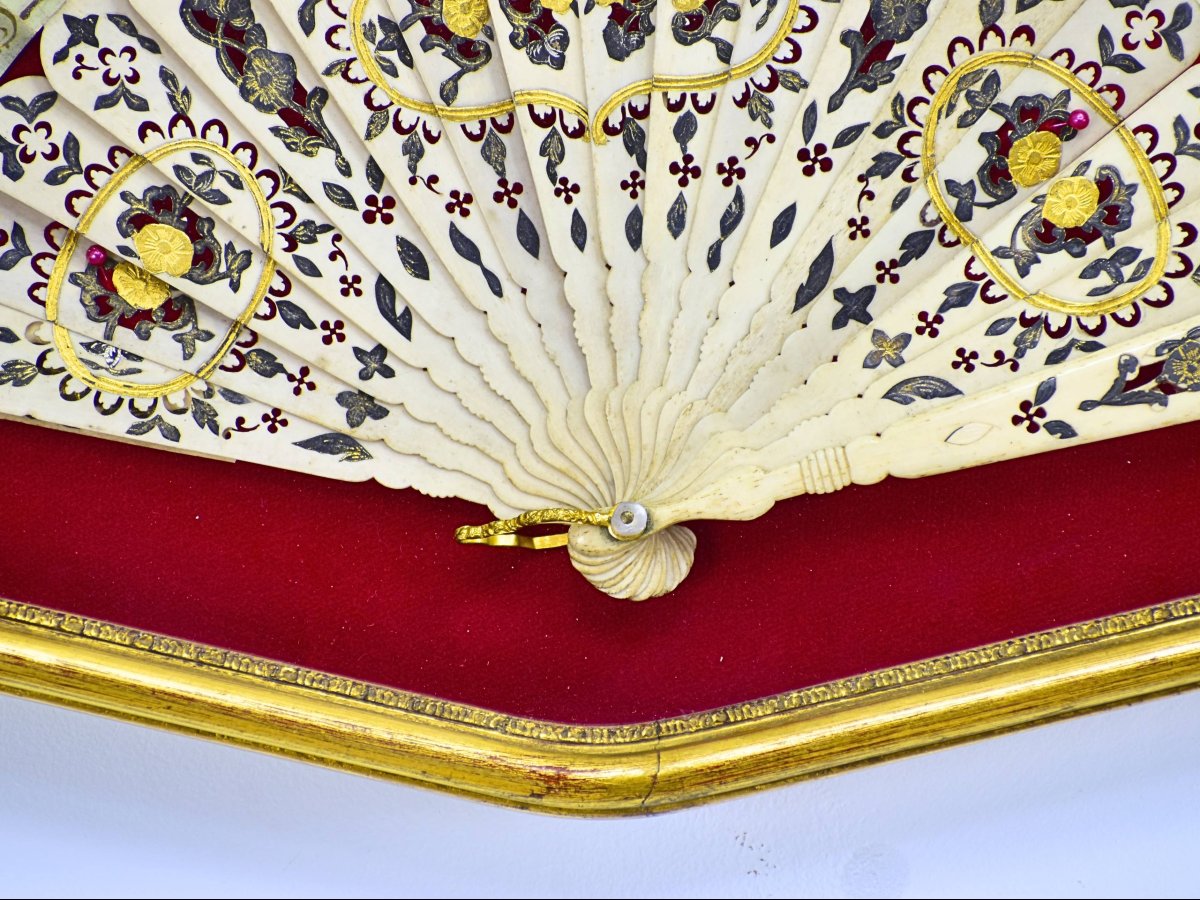 Eventail ancien encadré.-photo-3