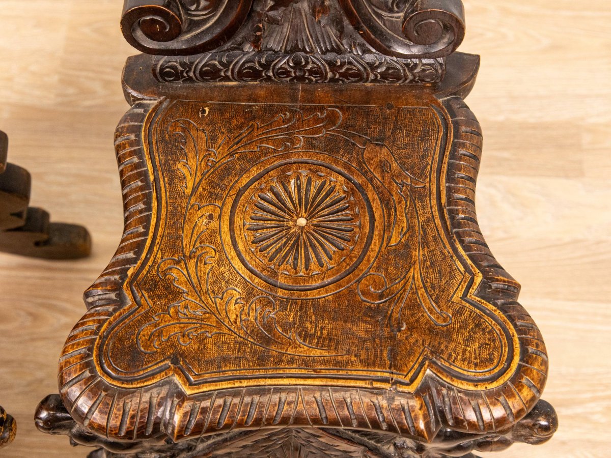 Chaises Sgabello Renaissance, ornées de chérubins ailés, de mascarons et de griffons.-photo-3