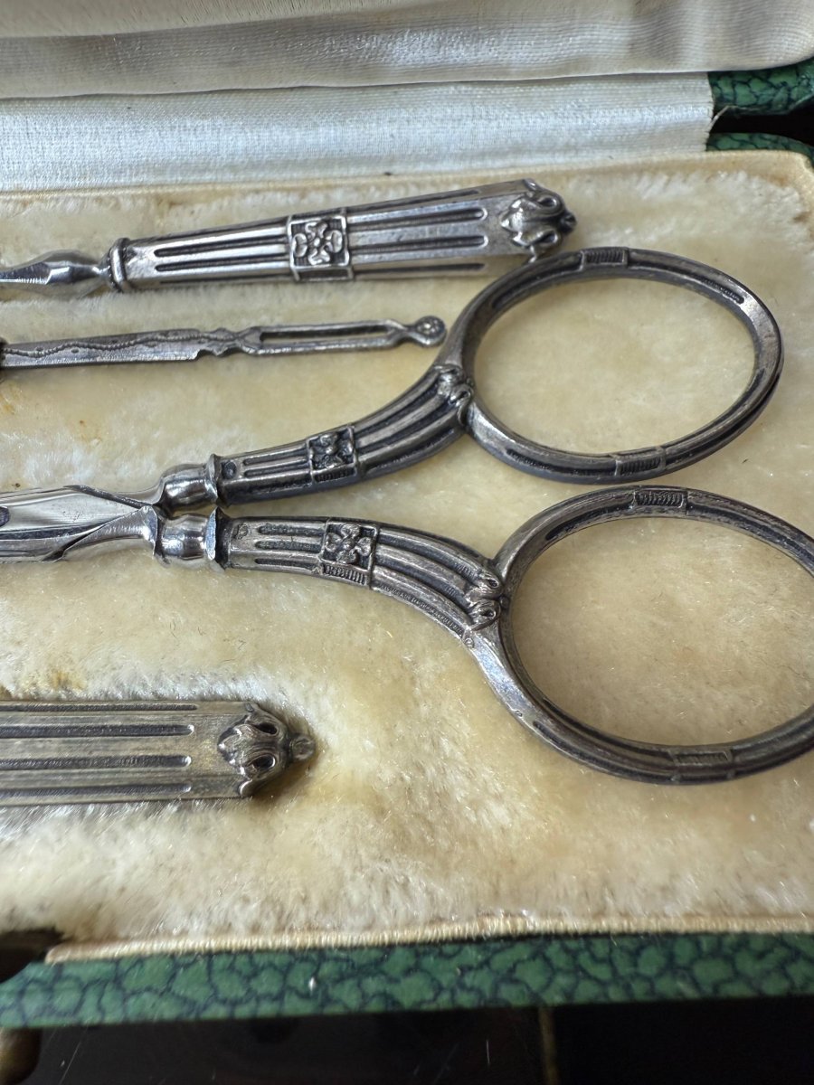 Antique Silver Sewing Kit-photo-2