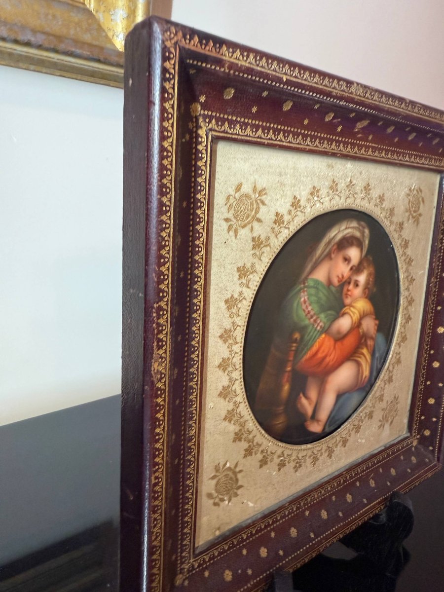 Porcelain Painting Of The Virgin And Child-photo-2